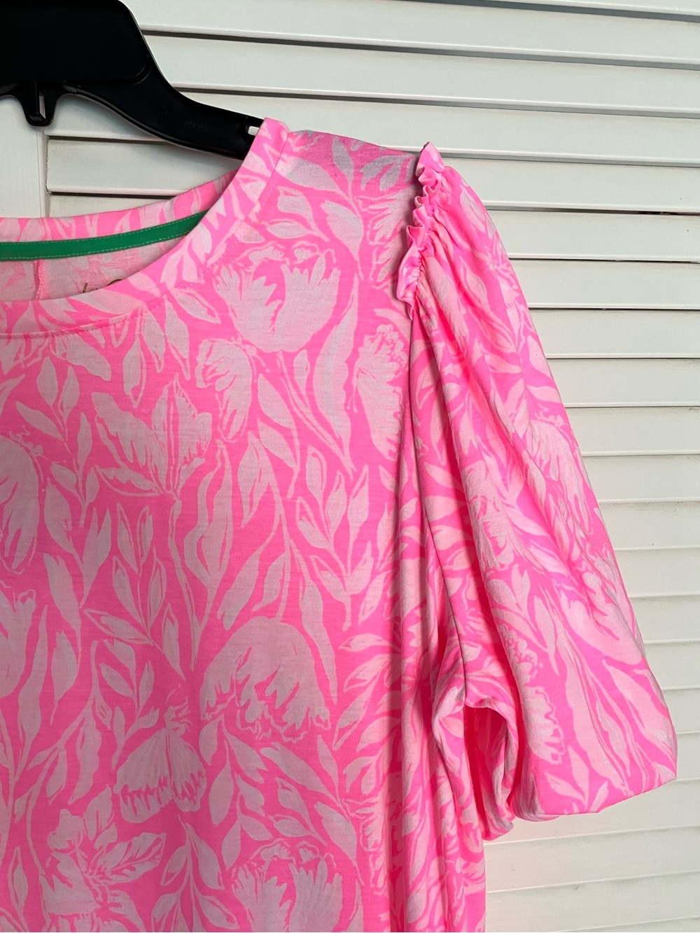 NWT Lilly Pulitzer Mercer Puff Sleeve Cotton T-Shirt
Dress Size XL - Picture 5 of 9